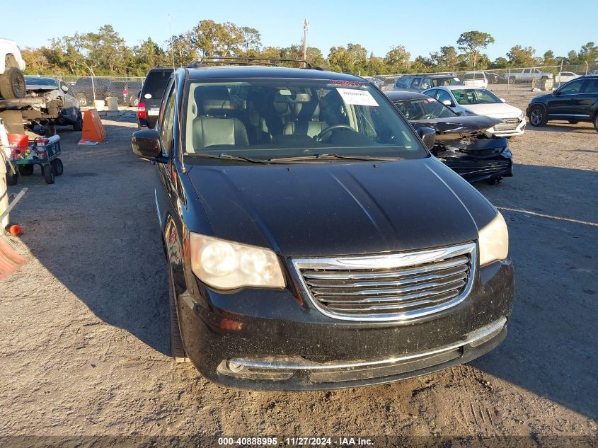 i41378687-2012-chrysler-town-country_6