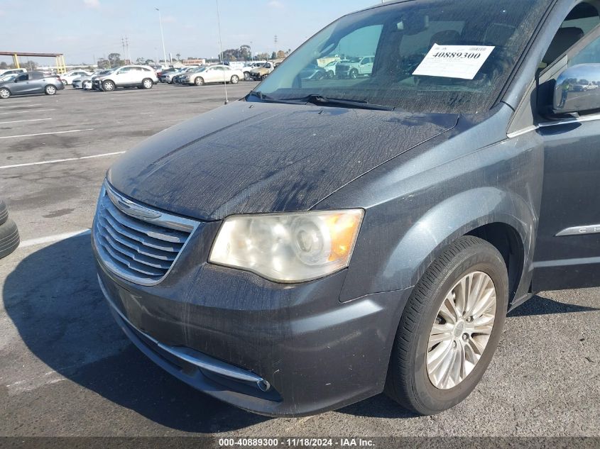 i41378992-2013-chrysler-town-country_6