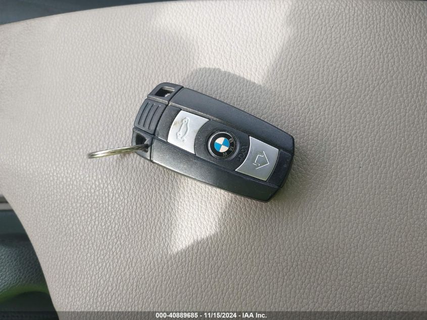 i41379377-2011-bmw-128i_11