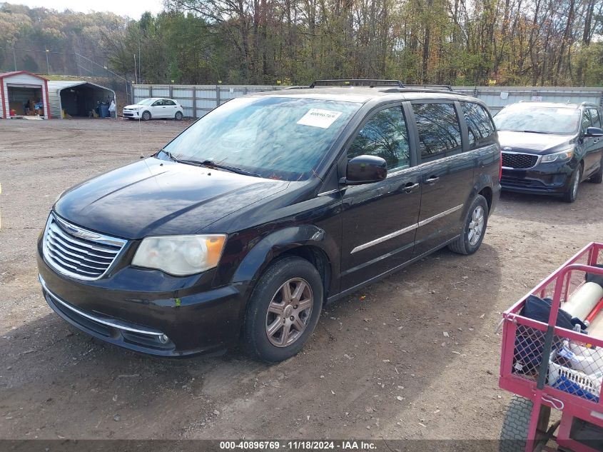 i41386461-2012-chrysler-town-country_2