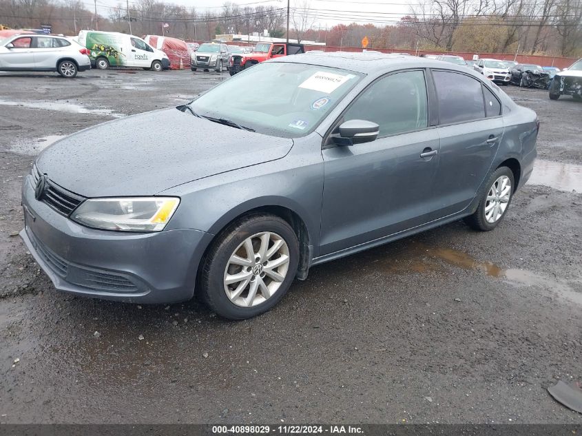 i41387721-2011-volkswagen-jetta_2