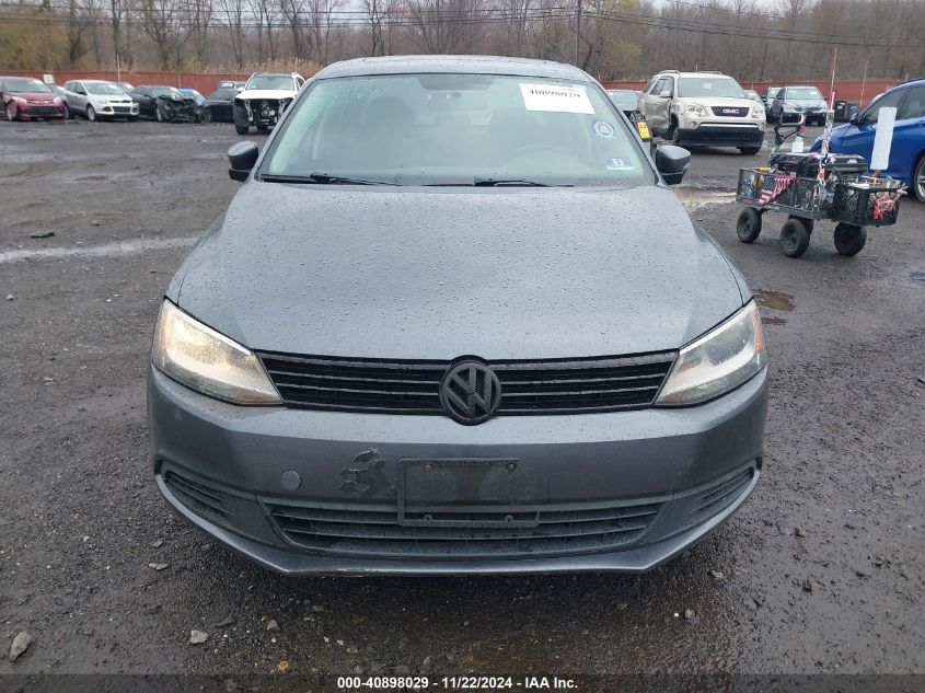 i41387721-2011-volkswagen-jetta_6