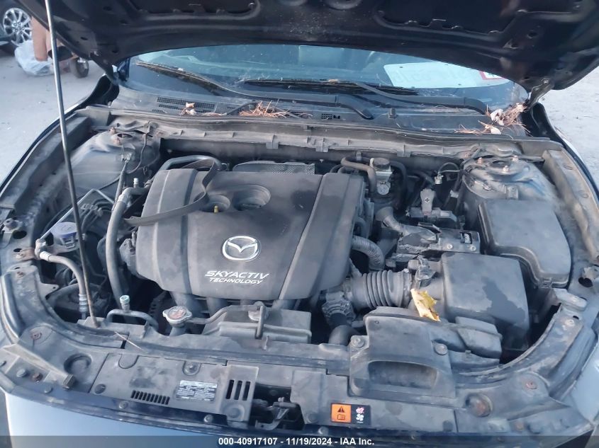 i41406813-2015-mazda-mazda3_10