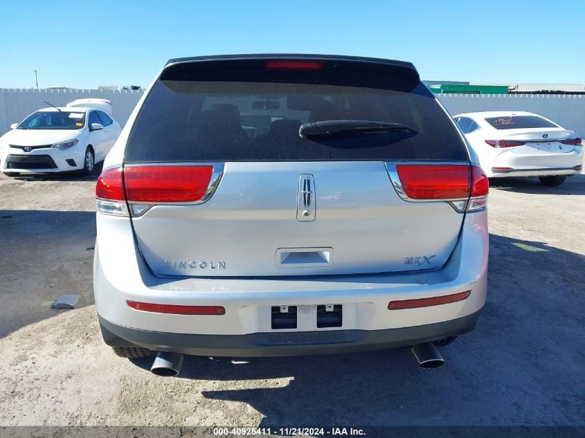 i41415133-2013-lincoln-mkx_16