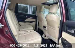 i41429789-2015-toyota-highlander_7