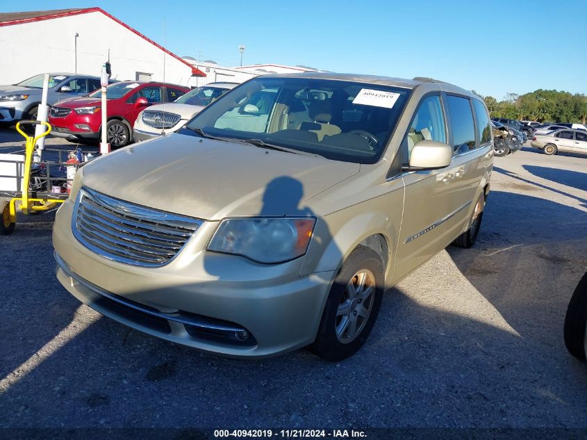 i41431793-2011-chrysler-town-country_6