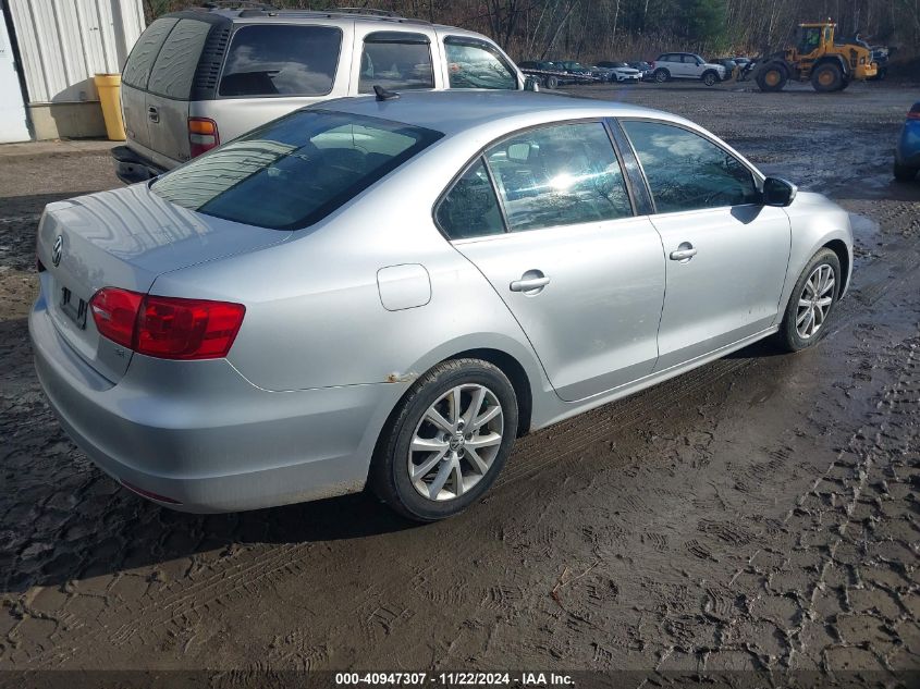 i41437081-2014-volkswagen-jetta_4