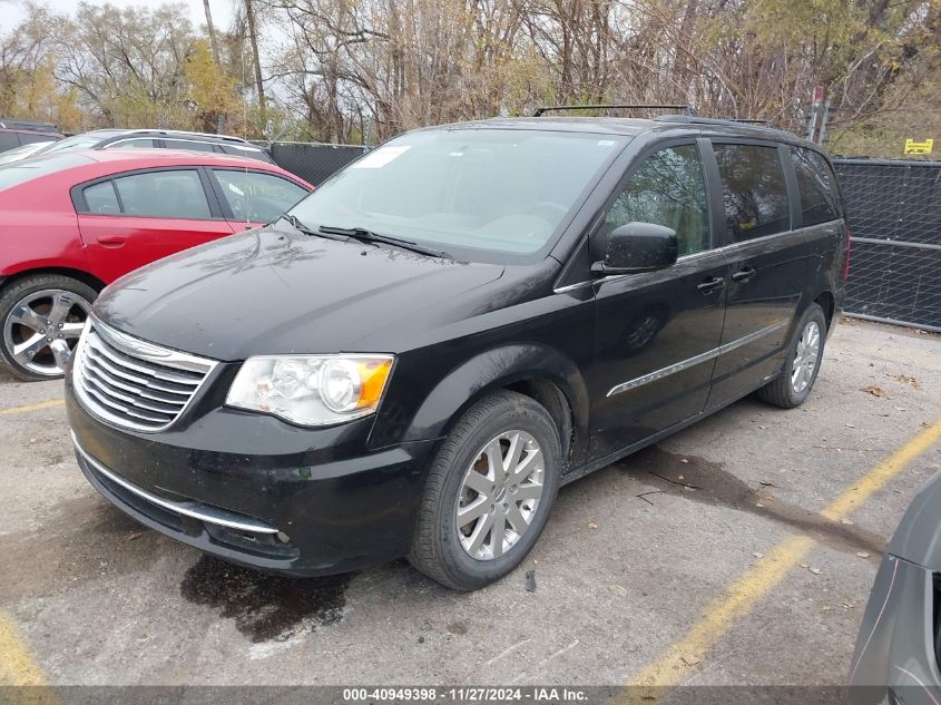 i41439195-2016-chrysler-town-country_2