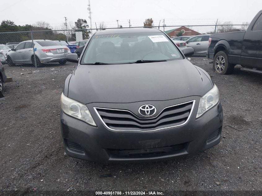 i41441584-2011-toyota-camry_6