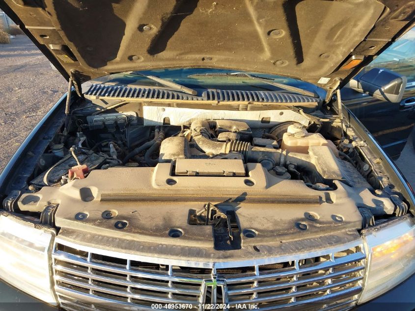 i41443466-2011-lincoln-navigator-l_10