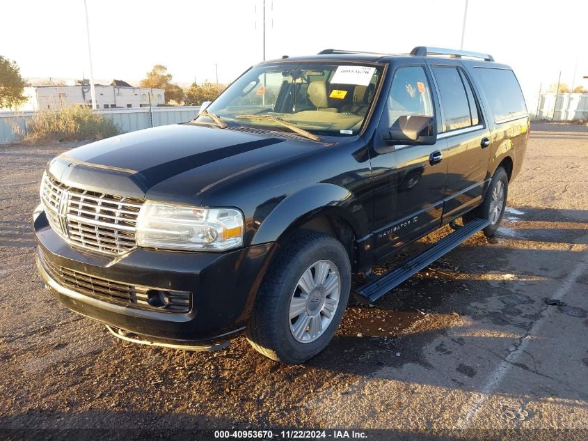 i41443466-2011-lincoln-navigator-l_2