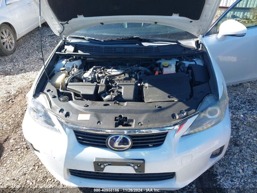 i41447982-2013-lexus-ct-200h_10