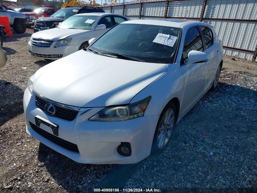 i41447982-2013-lexus-ct-200h_6