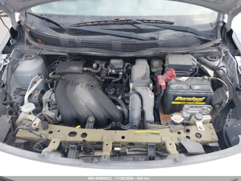 i41450234-2012-nissan-versa_10