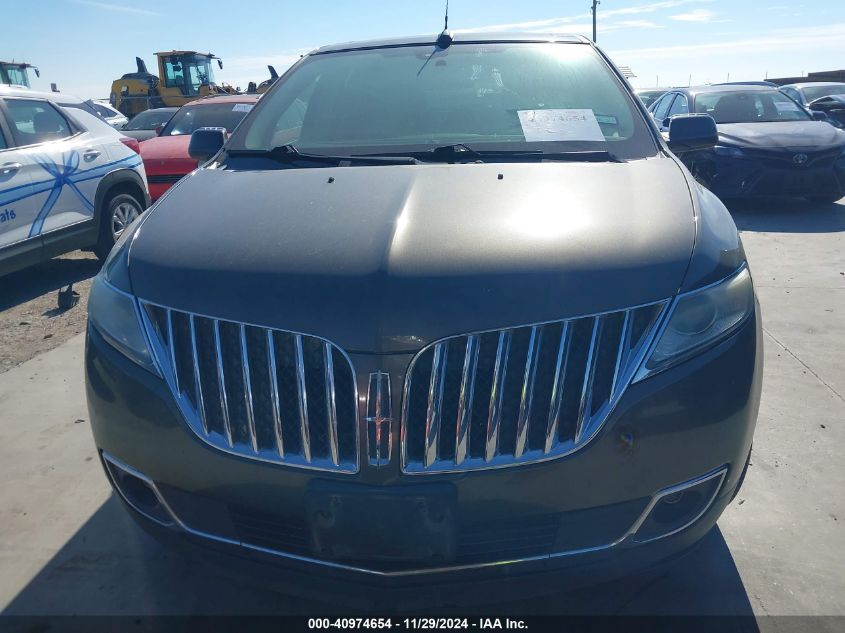 i41464470-2011-lincoln-mkx_12