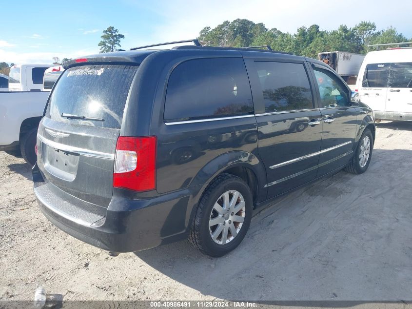 i41476334-2012-chrysler-town-country_4