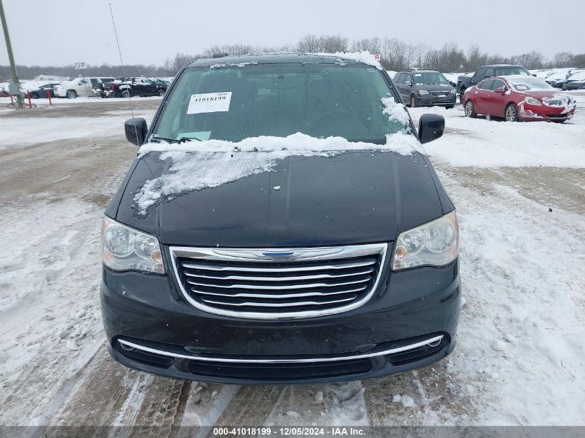 i41508103-2014-chrysler-town-country_6