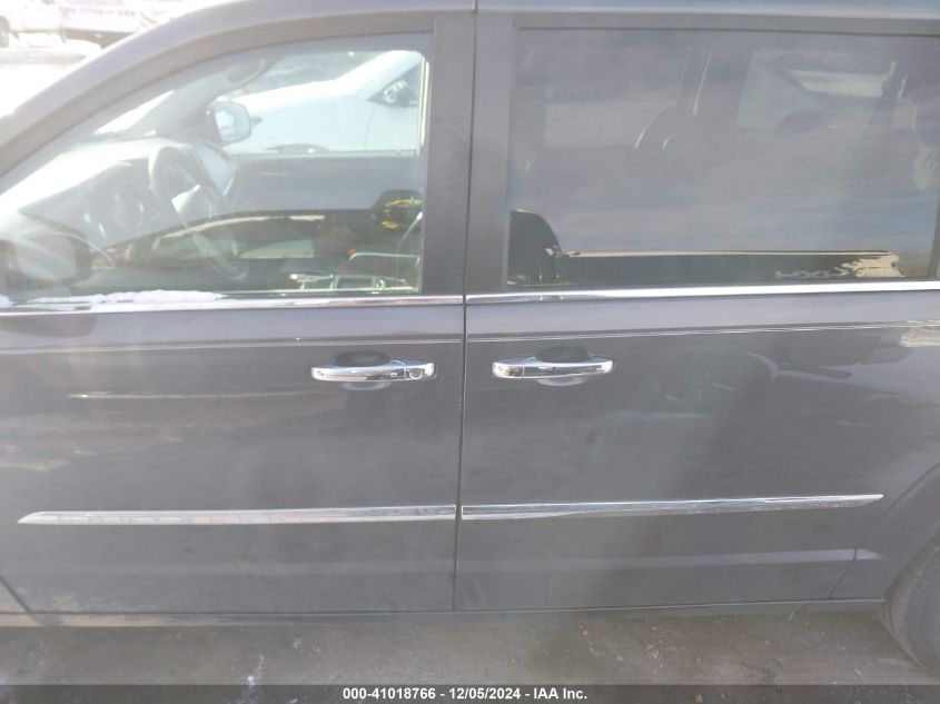 i41508670-2016-chrysler-town-country_14