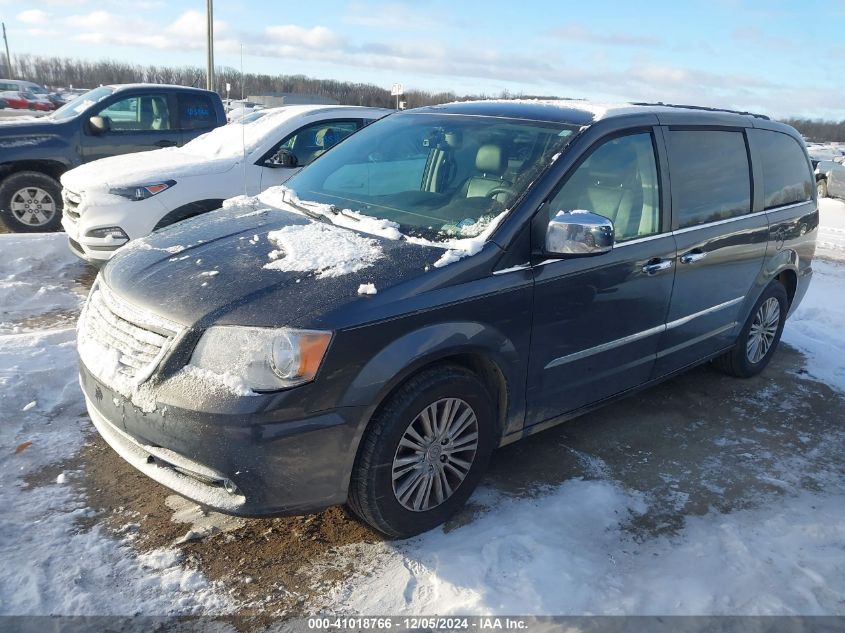 i41508670-2016-chrysler-town-country_2