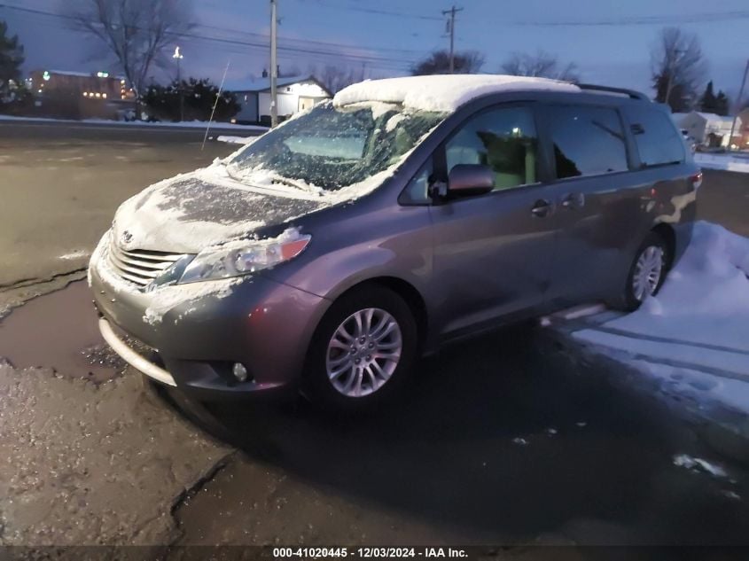 i41510349-2011-toyota-sienna_2