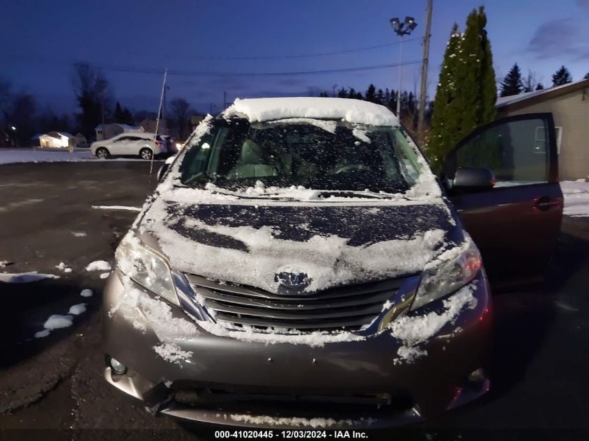 i41510349-2011-toyota-sienna_6