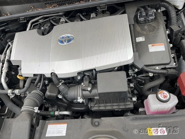 i41516795-2022-toyota-prius_7