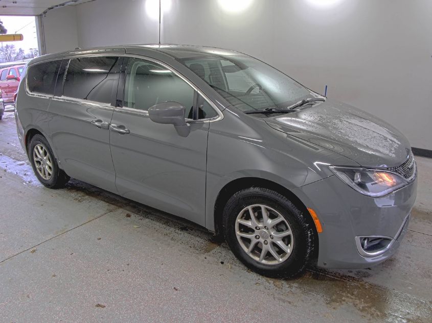 i41522861-2020-chrysler-pacifica_17