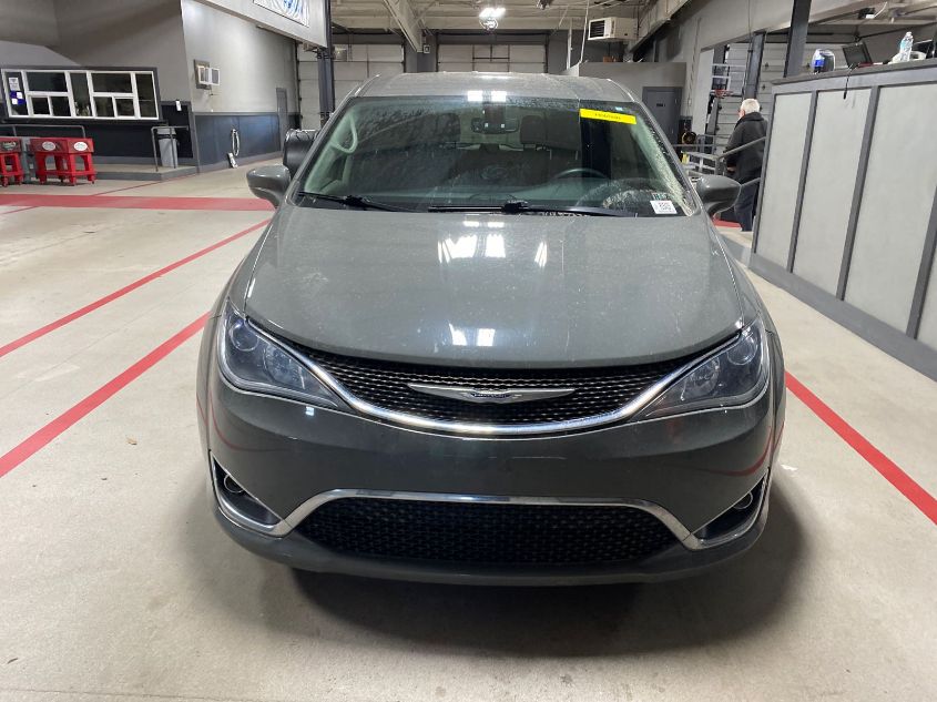i41522861-2020-chrysler-pacifica_18