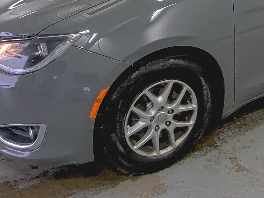 i41522861-2020-chrysler-pacifica_31