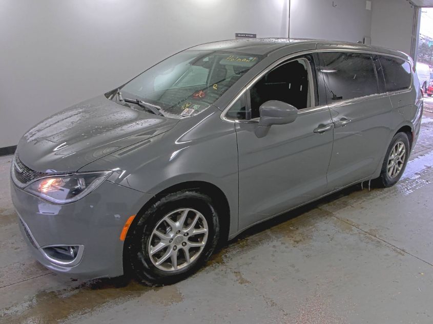 i41522861-2020-chrysler-pacifica_34