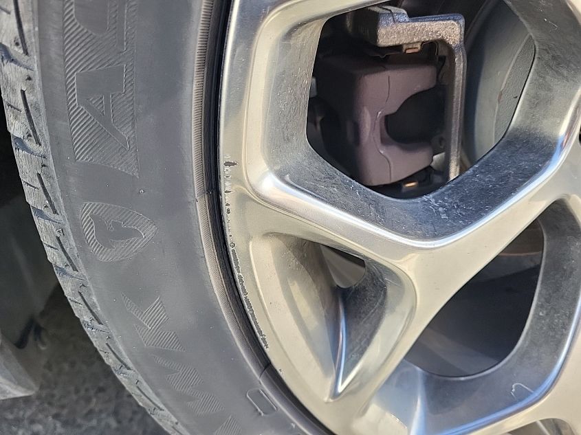 i41528710-2018-chrysler-300_15