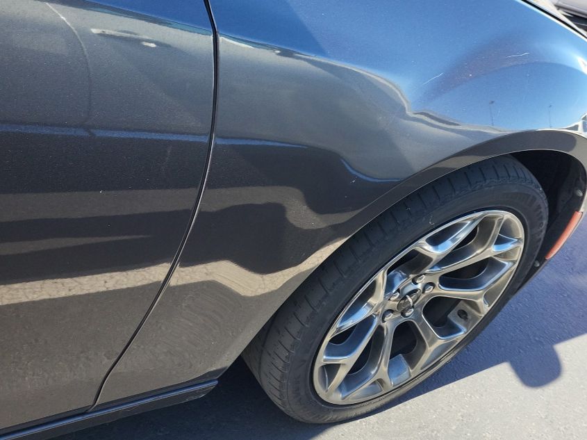 i41528710-2018-chrysler-300_3