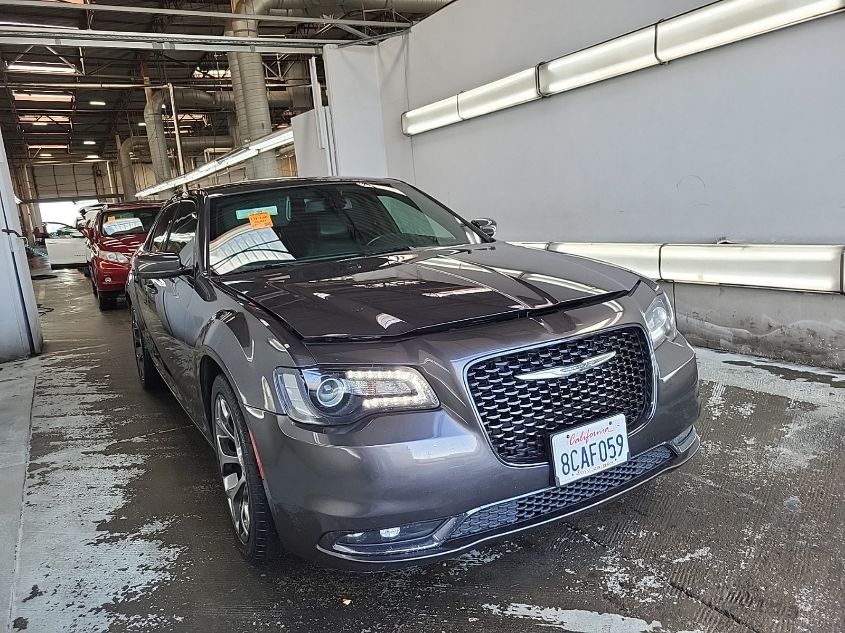 i41528710-2018-chrysler-300_37