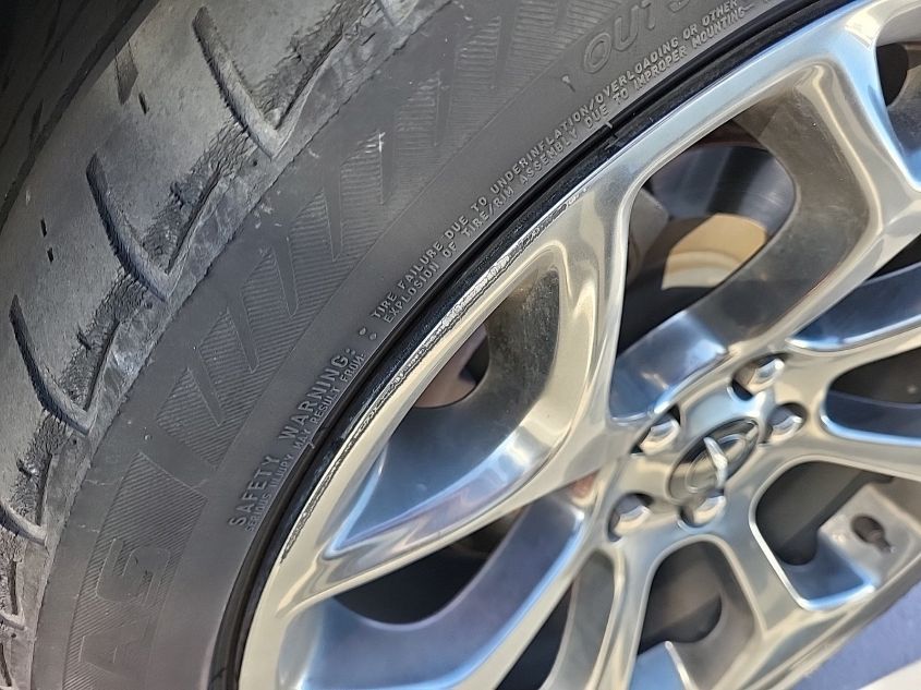 i41528710-2018-chrysler-300_38