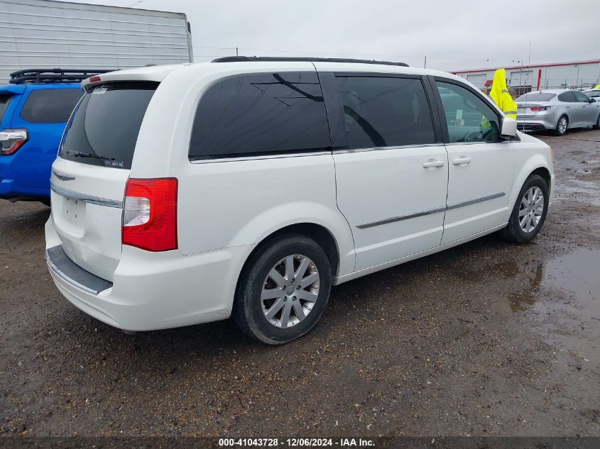 i41533673-2011-chrysler-town-country_4