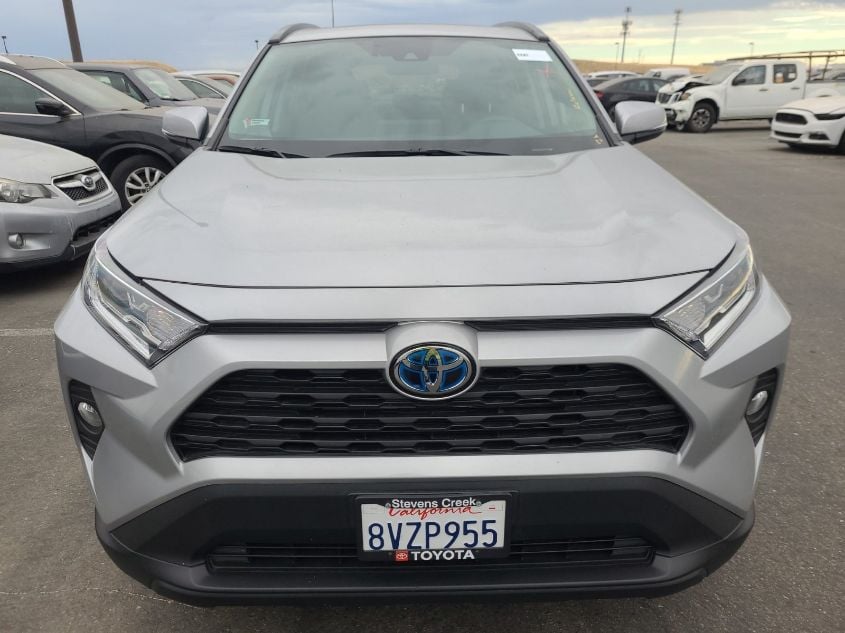 i41536504-2021-toyota-rav4_17