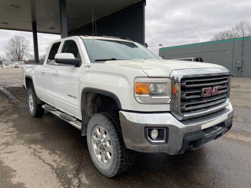 i41538723-2015-gmc-sierra_31