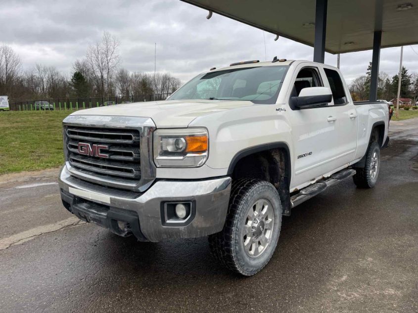 i41538723-2015-gmc-sierra_39