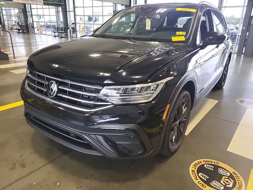 i41540379-2022-volkswagen-tiguan_17