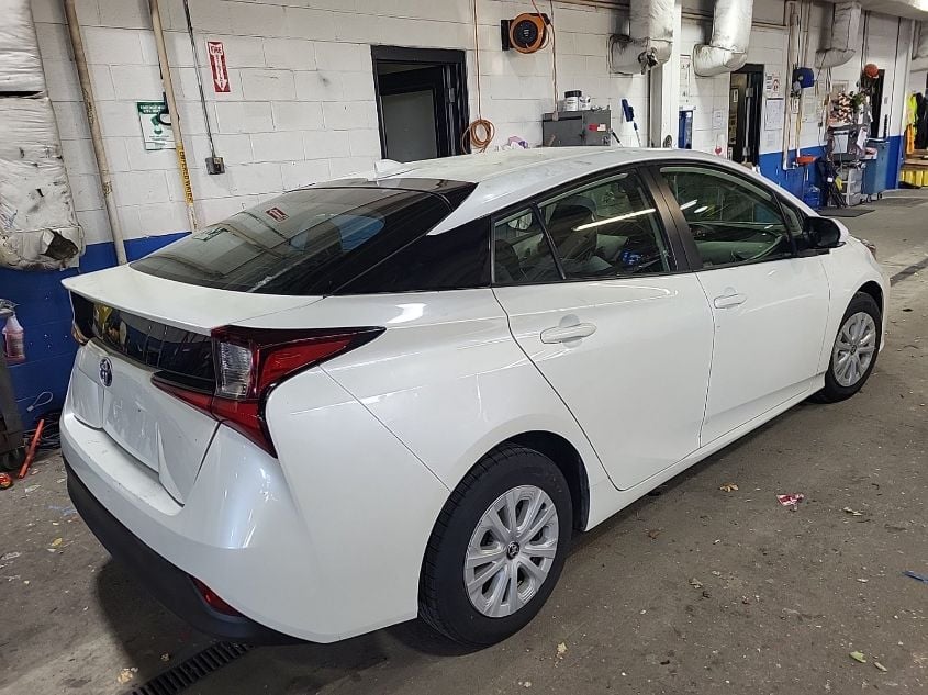 i41545888-2019-toyota-prius_16