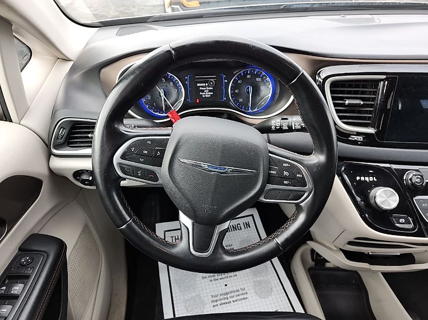 i41548417-2017-chrysler-pacifica_3