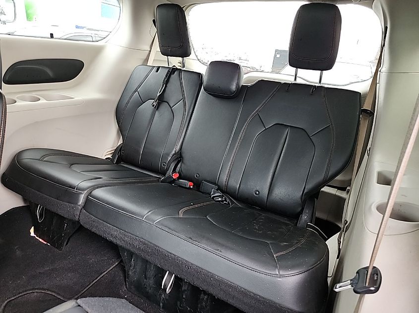 i41548417-2017-chrysler-pacifica_31