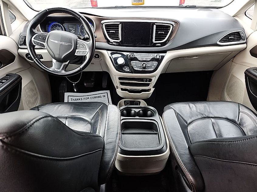 i41548417-2017-chrysler-pacifica_36