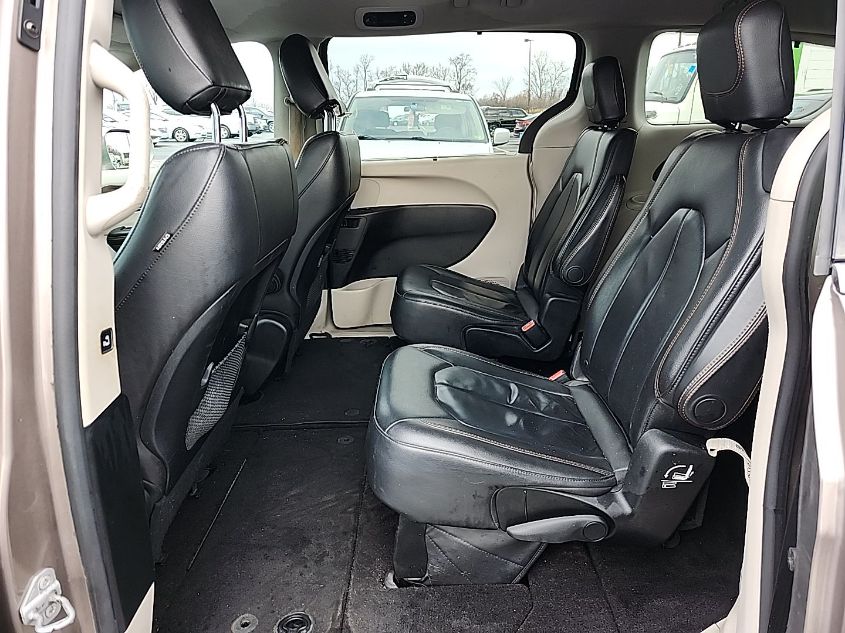 i41548417-2017-chrysler-pacifica_8