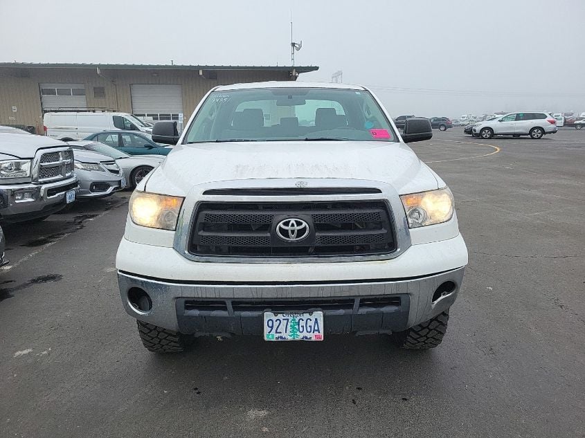 i41549428-2013-toyota-tundra_12