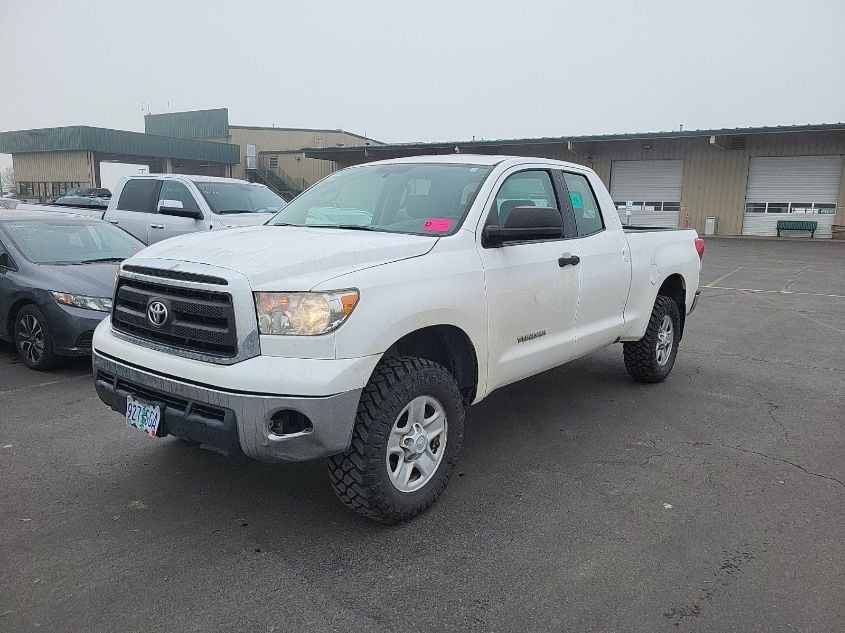 i41549428-2013-toyota-tundra_23