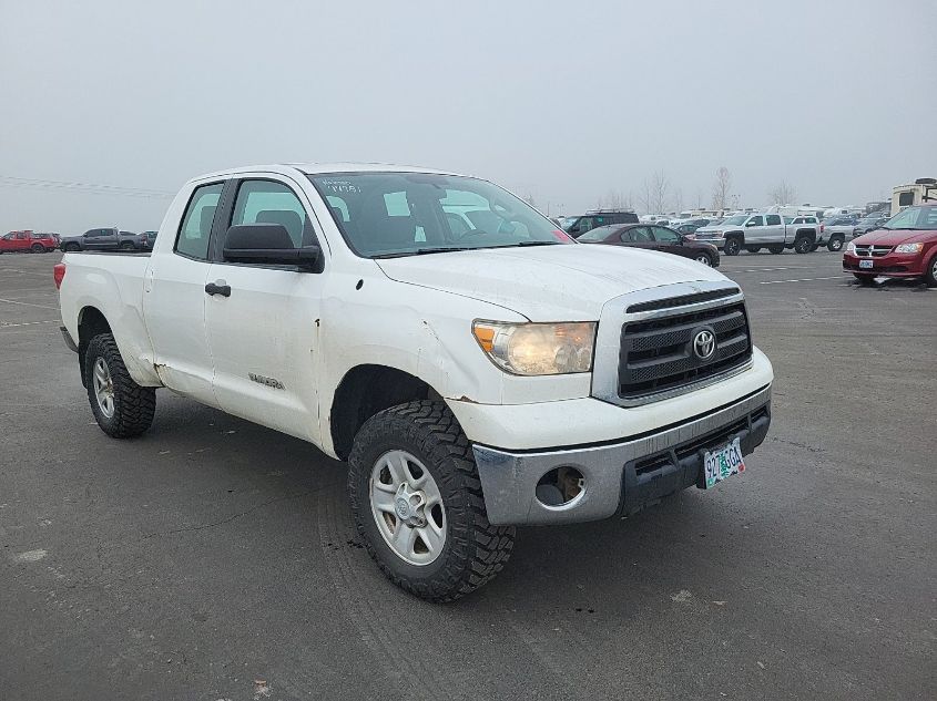 i41549428-2013-toyota-tundra_34