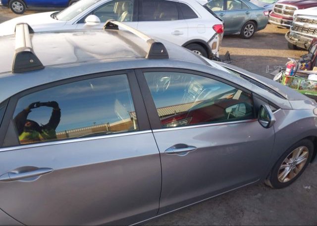 isb103722797-2014-hyundai-elantra-gt_6