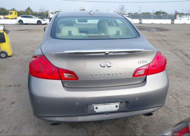 isb129215502-2013-infiniti-g37x_16