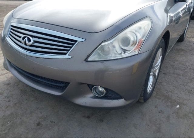 isb129215502-2013-infiniti-g37x_6